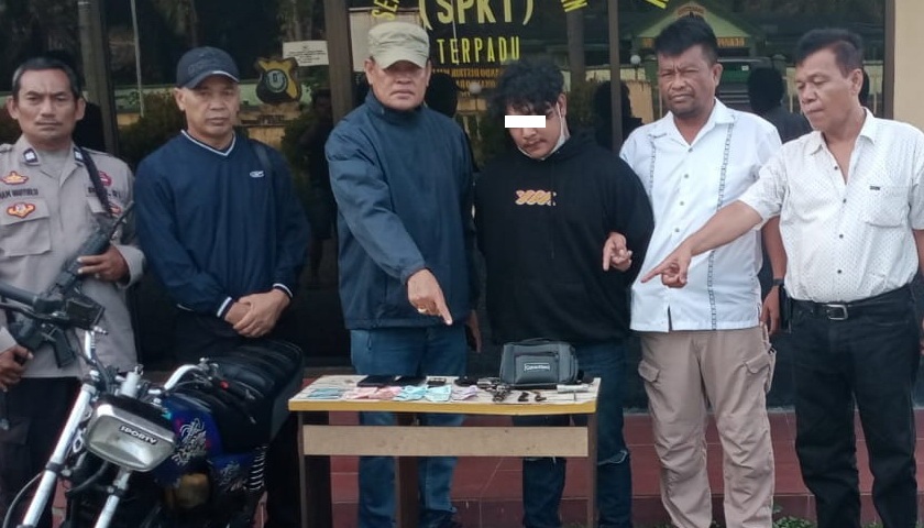 Polres Simalungun melalui Polsek Balata berhasil meringkus seorang pelaku perampokan yang mengaku anggota polisi Kasat Reskrim Polres Siantar.