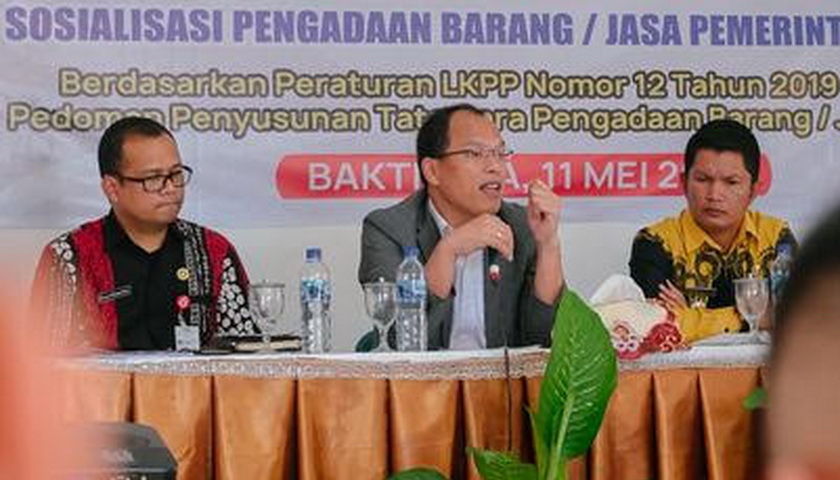 Bupati Humbang Hasundutan Dosmar Banjarnahor SE membuka secara resmi acara 'Sosialisasi Pengadaan Barang dan Jasa di Desa se-Kecamatan Baktiraja'.