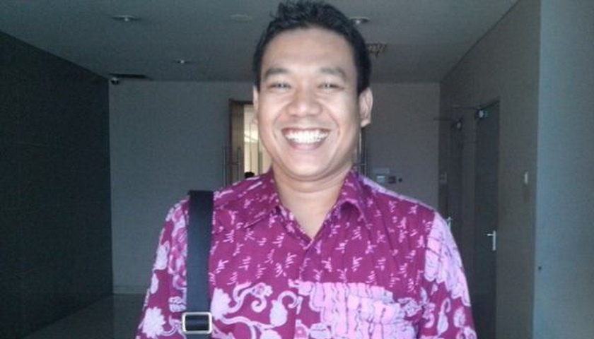 Pengamat politik Sumatera Utara Sutrisno Pangaribuan menilai upaya pencitraan membangun opini positif sosok Gubernur Sumut Edy Rahmayadi oleh Ketua Persatuan Wredatama Republik Indonesia (PWRI) Sumut Hasban Ritonga terkesan 'blunder'.