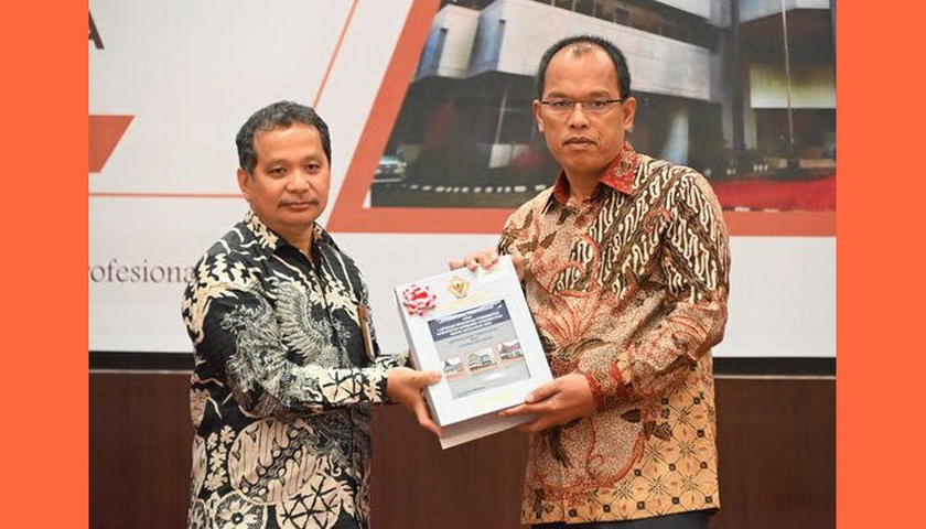 Pemerintah Kabupaten Humbang Hasundutan menerima penghargaan atas pencapaian opini Wajar Tanpa Pengecualian (WTP) selama tujuh kali berturut-turut atas Laporan Keuangan Pemerintah Daerah (LKPD) TA 2022 dari Badan Pemeriksa Keuangan (BPK) RI Perwakilan Sumatera Utara.