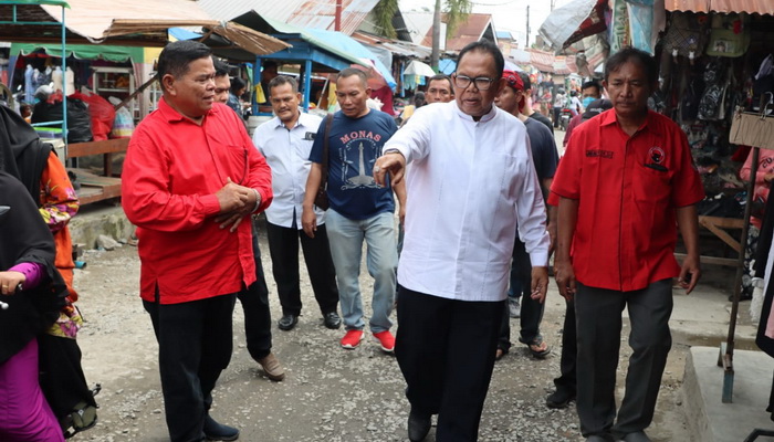 Ketua DPRD Sumatera Utara mengunjungi Pasar Inpres Simpang Kwala Bekala, Medan Johor, Senin (10/7/2023).