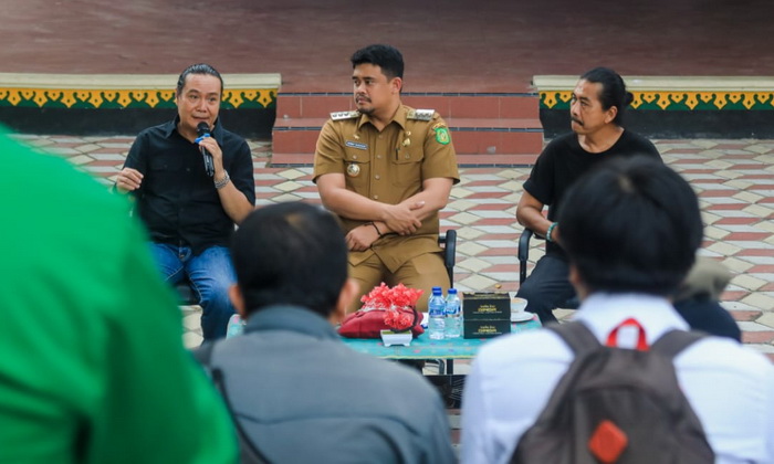 Sejumlah pelaku seni dan budayawan Kota Medan melakukan diskusi bersama Wali Kota Medan Bobby Nasution di Taman Budaya Medan, Selasa (1/8/2023) sore