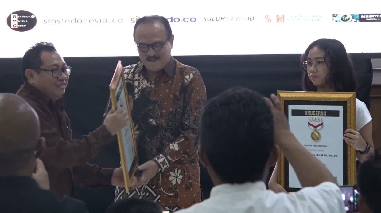 Budayawan, politikus, dan pejuang pers Erros Djarot tampil di Hall Dewan Pers, Jalan Kebon Sirih, Jakarta Pusat, Jumat malam (11/8/2023).