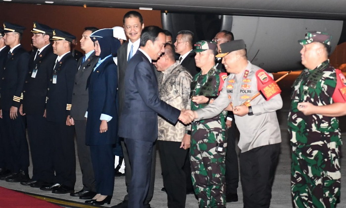 Kapolda Sumut Irjen Pol Agung Setya Imam Effendi menjemput kedatangan Presiden Jokowi di Bandara Kualanamu, Kecamatan Beringin, Kabupaten Deliserdang, Jumat (25/8/2023) pagi.