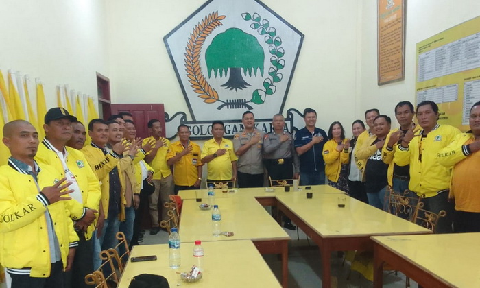 Kapolres Taput AKBP Johanson Sianturi SIK MH bersama rombongan berkunjung ke Kantor DPD Partai Golkar Jalan DI Panjaitan Tarutung, Rabu (23/8/2023).