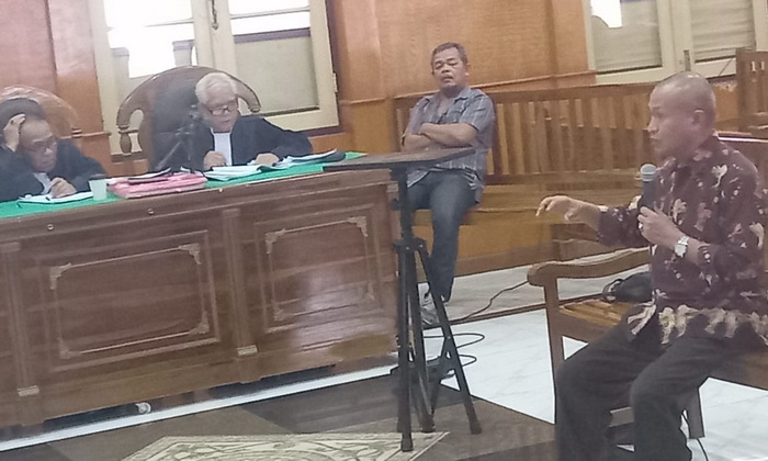 Edi Usman MT selaku ahli pengadaan barang dan jasa dihadirkan terdakwa Berman Surya Leonard Simanjuntak melalui tim penasihat hukumnya (PH) dalam sidang lanjutan, Jumat petang (3/7/2023), di Cakra Utama Pengadilan Tipikor Medan.