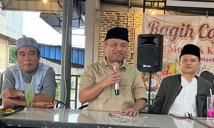 Caleg DPR RI Dapil Sumut III dari Partai Gerindra H Sugiat Santoso SE MSP bersilaturahmi dengan pengurus Badan Koordinasi Pemuda Remaja Masjid Indonesia (BKPRMI) Simalungun.