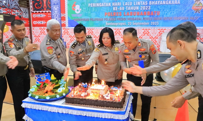 Dalam rangka Peringatan Hari Lalu Lintas Bhayangkara ke-68, Satlantas Polres Labuhanbatu mengadakan syukuran dengan tema 'Modernisasi Pelayanan Polantas Presisi Mengawal Pemilu Damai untuk Indonesia Maju'.