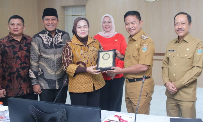 Penjabat (Pj) Gubernur Sumatera Utara (Sumut) Hassanudin menyambut baik dan mengapresiasi kunjungan kerja (kunker) Komite IV Dewan Perwakilan Daerah (DPD) Republik Indonesia (RI), di lingkungan Pemerintah Provinsi (Pemprov) Sumut.