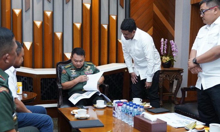 Wali Kota Medan Muhammad Bobby Afif Nasution berkunjung ke Kantor Kepala Staff Angkatan Darat (KSAD) di Jakarta Selasa (12/9/2023). Dalam kunjungan itu Bobby mengajak TNI AD berkolaborasi.