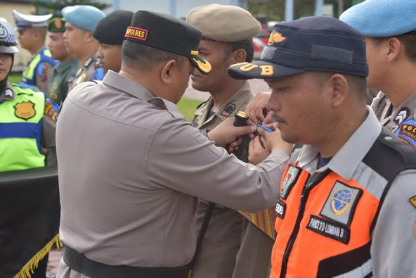 Kapolres Humbahas AKBP Hary Ardianto SH SIK MH memimpin Apel Gelar Pasukan Operasi Zebra Toba 2023, Senin (4/9//2023), di Lapangan Mapolres Jalan Siborongborong - Doloksanggul KM 12.