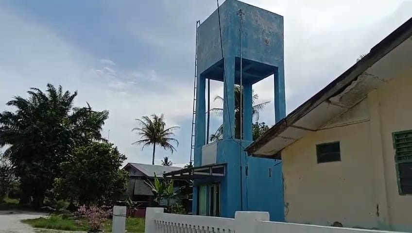 Masyarakat Kecamatan Teluk Mengkudu Kabupaten Serdang Bedagai (Sergai), Sumut), masih mengeluhkan sulitnya memperoleh air bersih