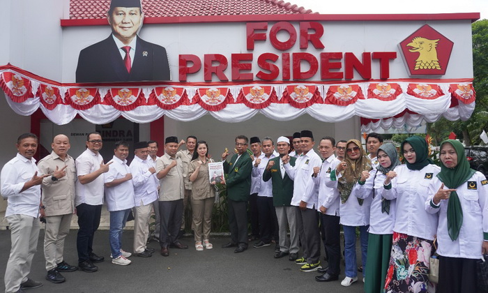 Partai Bulan Bintang (PBB) Sumut bersilaturahmi ke Kantor DPD Gerindra Sumut untuk membahas agenda pemenangan Prabowo pasca-deklarasi dukungan DPP PBB ke Prabowo Subianto.