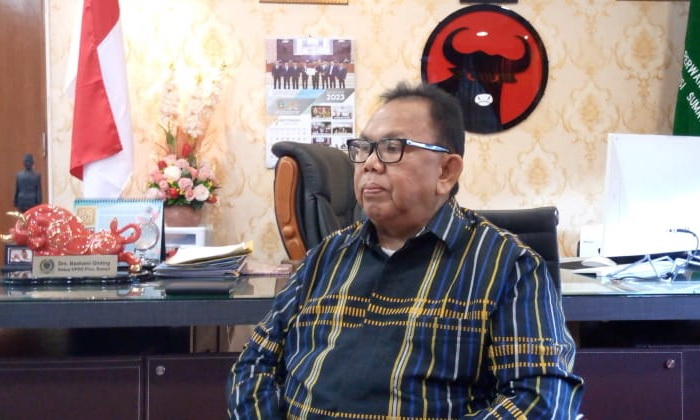 Ketua DPRD Sumut Baskami Ginting merespon aksi unjuk rasa kader PDI Perjuangan mendemo Ketua DPD Perjuangan Sumut Rapidin Simbolon