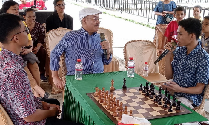 Yayasan Nelson Pandapotan Sitompul ((YNPS) Tapanuli Utara menyelenggarakan eksebisi catur antar-juara bertepatan Hari Sumpah Pemuda.