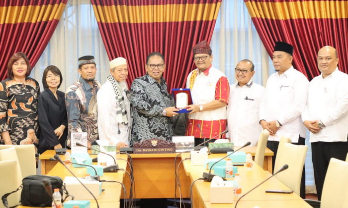Ketua DPRD Sumut Baskami Ginting membahas aturan yang membatasi kampanye di kampus bersama Asosiasi Perguruan Tinggi Swasta Indonesia (APTISI) Sumatera Utara.