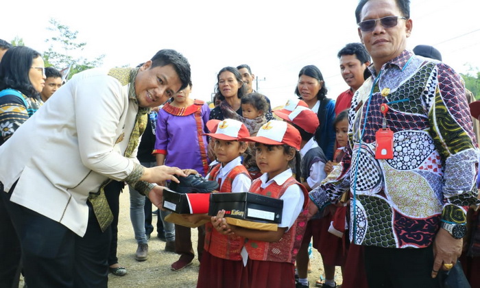 Masyarakat Desa Salaon Dolok berterima kasih atas program sirtunisasi oleh Bupati Samosir melalui Bunga Desa. Warga pun minta program tersebut terus berlanjut.
