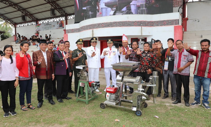 Perayaan HUT Tapanuli Utara ke 78 berlangsung meriah di Lapangan Serbaguna Tarutung, Kamis (5/10/2023).