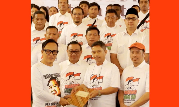 Relawan pendukung Prabowo Subianto untuk Pilpres 2024, Prabowo Mania 08 Sumatera Utara, mendukung dan mengusulkan Gibran Rakabuming Raka untuk menjadi calon wakil presiden (cawapres) pendamping Prabowo.