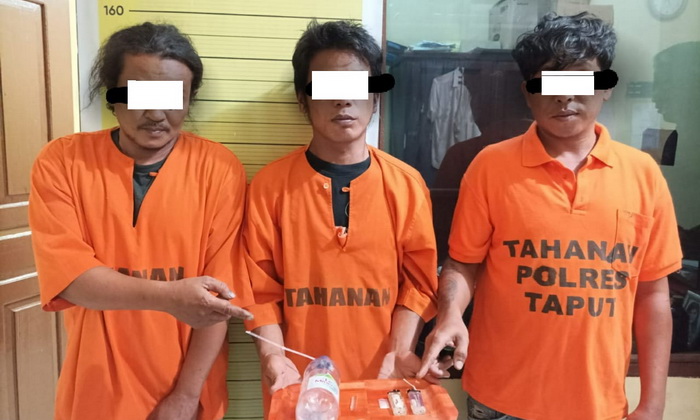 Satuan Narkoba Polres Taput meringkus tiga pemuda saat berpesta konsumsi narkoba jenis sabu, Kamis (26/10/2023), dari Kompleks Pasar Desa Simamora Kecamatan Tarutung.