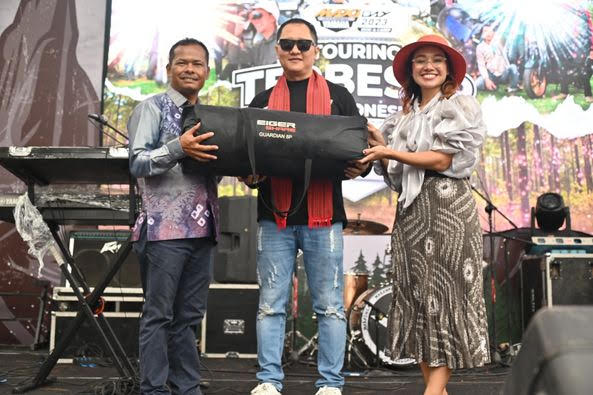 Yamaha Maxi Day 2023, touring terbesar di Indonesia, menyambangi 'Tanah Halak Kita' Sumatera Utara. Kegiatan berlangsung di Geosite Sipinsur Desa Pearung Kecamatan Paranginan Kabupaten Humbang Hasundutan.