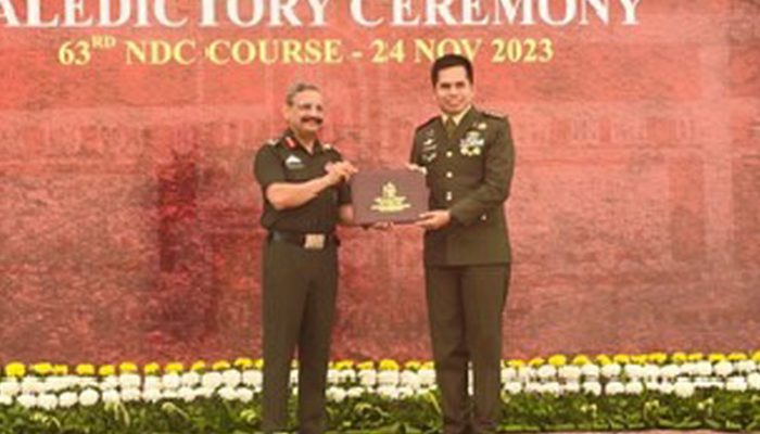 Kolonel Inf Polsan Situmorang berhasil mengharumkan nama Indonesia saat mengikuti pendidikan di National Defence College India.