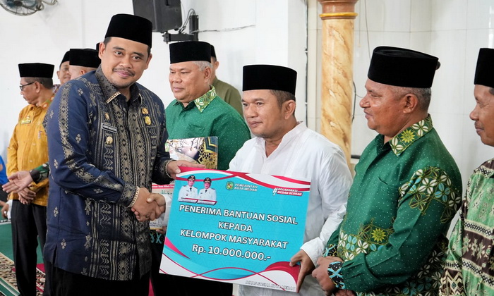 Wali Kota Medan Bobby Nasution terus mendorong agar masjid di Kota Medan dapat menjadi Masjid Mandiri. Melalui program tersebut, Bobby Nasution meyakini dapat membantu masyarakat sekitar masjid untuk lebih sejahtera.
