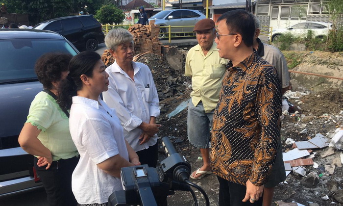 Sejumlah warga Jalan Sebarau, Kelurahan Pandau Hulu II, Medan Area keberatan dengan pembangunan TPS (tempat penampungan sementara) sampah permanen di lingkungannya