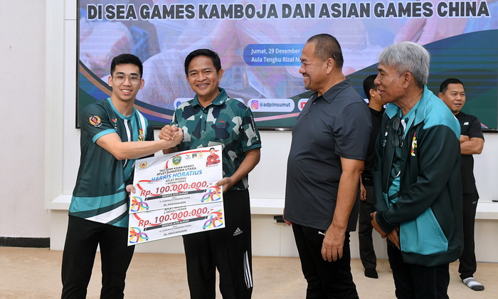 Pemprov Sumut menyerahkan tali asih kepada para atlet berprestasi, yang berhasil meraih medali di ajang Asian Games XIX di Hangzhou China dan Sea Games XXXII di Phnom Penh Kamboja pada tahun 2023.