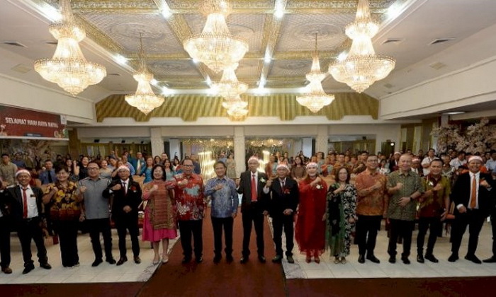 Perayaan Natal Keluarga Besar Persatuan Wartawan Indonesia (PWI) Sumut 2023 berlangsung meriah penuh sukacita, Kamis (21/12/2023), di Hotel Danau Toba Internasional (HDTI), Jalan Imam Bonjol, Medan.