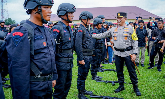 Polda Sumatera Utara menggelar upacara penutupan pembinaan pemuliaan profesi kepolisian di Mako Sat Brimob Poldasu, Sampali, Rabu (20/12/2023).