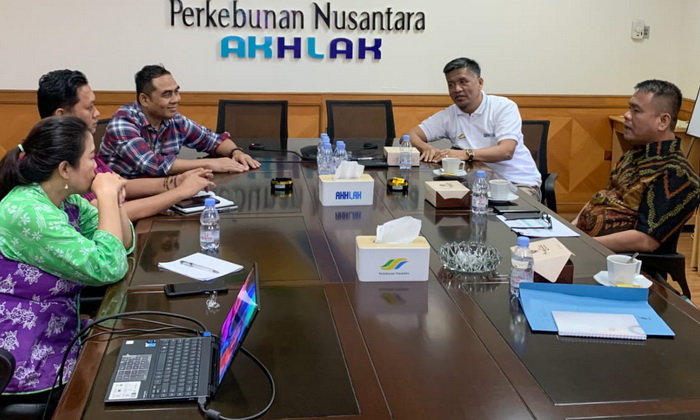 Ketua DPRD Asahan H Baharuddin Harahap mengapresiasi dukungan PalmCo Regional 1 dalam pembangunan sumur bor di daerah mereka.