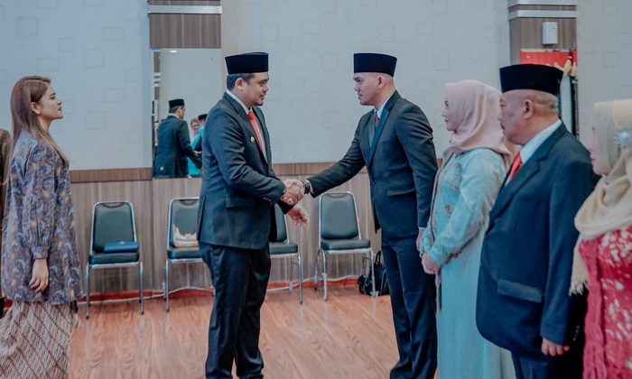 Wali Kota Medan Bobby Nasution melantik dan mengambil sumpah empat Pimpinan Tinggi Pratama, Rabu (24/1/2024), di Ruang Rapat III Kantor Wali Kota Medan.