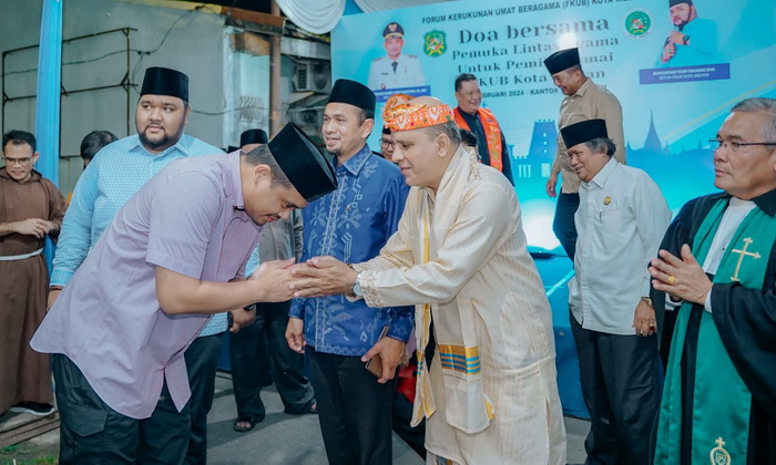 Apresiasi disampaikan Wali Kota Medan Bobby Nasution kepada Forum Kerukunan Umat Beragama (FKUB) Kota Medan atas digelarnya Doa Bersama Pemuka Lintas Agama Untuk Pemilu Damai.