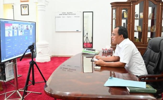 Bupati Humbang Hasundutan Dosmar Banjarnahor SE mengikuti rapat koordinasi secara daring membahas Nota Kesepahaman Bersama (NKB) tentang Kerja Sama Budi Daya Pertanian Hingga Pasca Panen di Food Estate Sumatera Utara