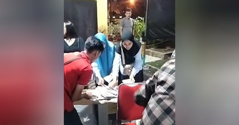 Sebuah video menarasikan formulir C (plano) hasil Pemilu hilang di TPS 5 Kelurahan Sidorejo, Kecamatan Medan Tembung, viral di media sosial.