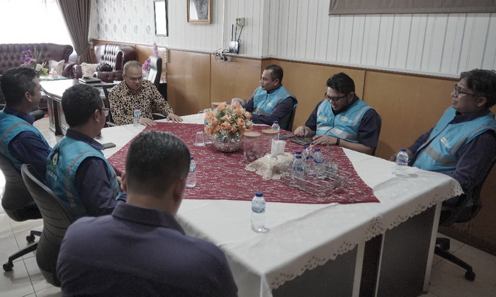 Jelang Pemilu 2024 General Manager PLN Unit Induk Distribusi (UID) Sumatera Utara mengunjungi Kantor Pemilihan Umum Provinsi Sumatera Utara untuk memastikan kebutuhan listrik selama pelaksanaan Pemilu 2024.
