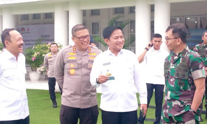 Pj Gubernur Sumut Dr Hassanudin memimpin rapat via 'Zoom Meeting' dengan jajaran kepolisian di Sumatera Utara, terkait pelaksanaan logistik Pemilu atau kertas suara Pemilu 2024, hari ini Rabu (14/2/2024).
