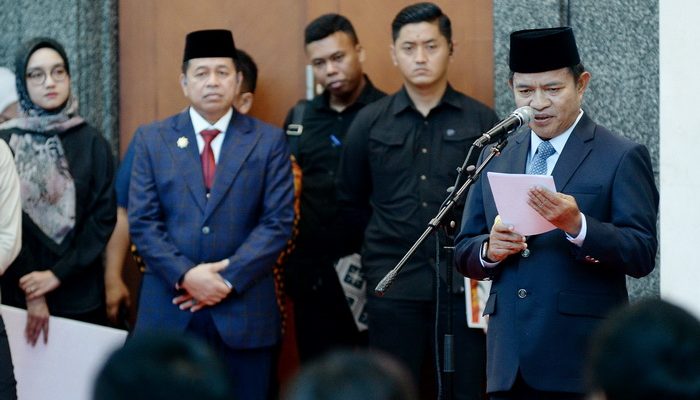 Pj Gubernur Sumut Hassanudin menghadiri Upacara Kenegaraan Persemayaman dan Penghormatan kepada Mendiang Ketua DPRD Sumut Baskami Ginting.