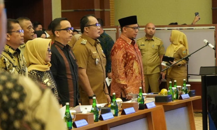 Wali Kota Medan Bobby Nasution diwakili Wakil Wali Kota H Aulia Rachman menghadiri Rapat Umum Pemegang Saham (RUPS) Tahunan Tahun Buku 2023 dan RUPS Luar Biasa PT Bank Sumut, Senin (26/2/2024).