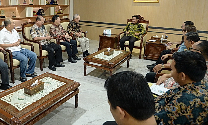Pj Gubernur Sumatera Utara (Sumut) Hassanudin terus mengajak masyarakat, termasuk Perhimpunan Masyarakat Indonesia Tionghoa Sumatera Utara (MITSU), untuk turut serta menyukseskan Pekan Olahraga Nasional (PON) XXI, yang akan diselenggarakan di Sumut dan Aceh, tahun 2024.