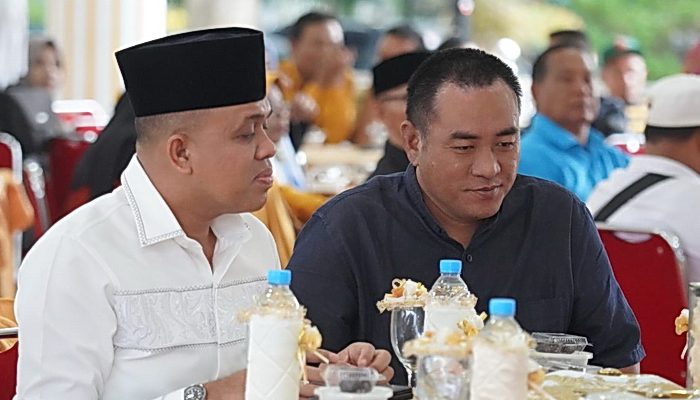Pj Bupati Langkat HM Faisal Hasrimy AP MAP melaksanakan silaturahmi sekaligus berbuka puasa berrsama dengan Wartawan Unit Pemkab Langkat di Jentera Malay Rumah Dinas Bupati Langkat, Jumat (29/3/2024).