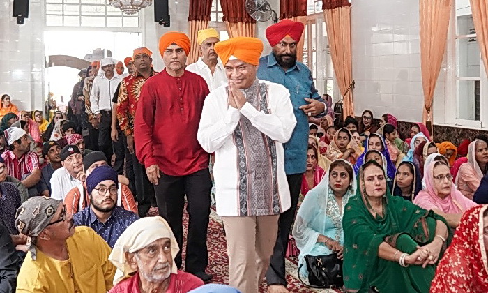 Pj Gubernur Sumut Hassanudin menghadiri Perayaan Vaisakhi bersama Umat Sikh di Gurdwara Sri Guru Nanak Dev Ji Jalan Teuku Umar No 14 - 16 Medan, Sabtu (13/4/2024)