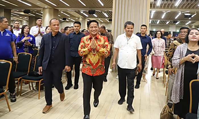 Pj Gubernur Sumatera Utara Hassanudin menghadiri Perayaan Paskah Oikumene Umat Kristiani Sumut di GBI Rumah Persembahan Jalan Jamin Ginting, Medan, Jumat (19/4/2024).