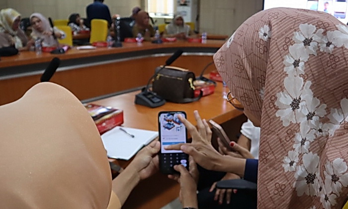 PLN Unit Induk Distribusi (UID) Sumatera Utara terus mensosialisasikan penggunaan PLN Mobile. Kali ini mereka berkolaborasi dengan Dharma Wanita Persatuan (DWP) Dinas Pusat Pengembangan Sumber Daya Manusia (PPSDM) Sumut dan PLN Unit Pelaksana Pelayanan Pelanggan (UP3) Medan.