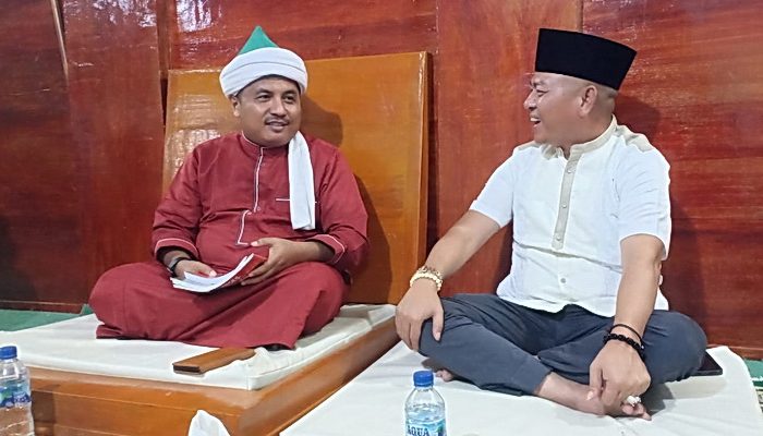 Mantan Bupati Tapanuli Utara dua periode, Dr Nikson Nababan MSi mengunjungi kediaman Tuan Guru Batak (TGB) Syekh Dr H Ahmad Sabban El-Ramaniy Rajagukguk MA di Simalungun, Rabu (24/3/2024).