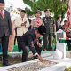 Pj Gubernur Sumut Hassanudin memimpin ziarah ke makam mantan gubernur hingga pahlawan Sumatera Utara. Kegiatan ini merupakan bentuk penghargaan kepada para pemimpin, pada peringatan HUT ke-76 Provinsi Sumut.