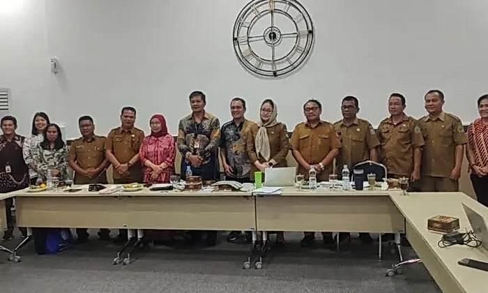 'Pejantan Tangguh' (Pelayanan Berkelanjutan Inseminasi Buatan dan Tekan Gangguan Reproduksi dengan Sinkronisasi Birahi), merupakan inovasi daerah dari Dinas Peternakan dan Perikanan Kabupaten Humbang Hasundutan (Humbahas).