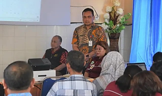 Hari ke-3 di Humbahas, Tim Sekretariat Wapres berdiskusi dengan petugas kesehatan, kepala desa termasuk kader posyandu di Puskesmas Saitnihuta Doloksanggul, Kamis (27/6/2024).