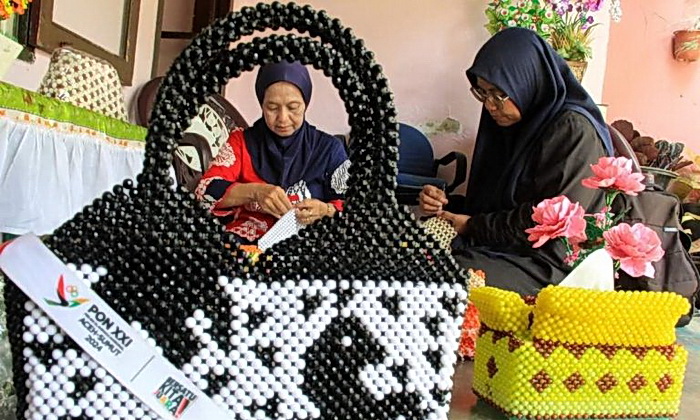Pemprov Sumatra Utara mengadakan Festival & Bazar UMKM terbesar, berlangsung dari tanggal 7 hingga 15 September 2024 di berbagai lokasi seperti halaman Gedung Serbaguna Pemprov Sumut (Disporasu), Sport Centre Jalan Sena, dan di kawasan wisata Samosir, Kota Medan.